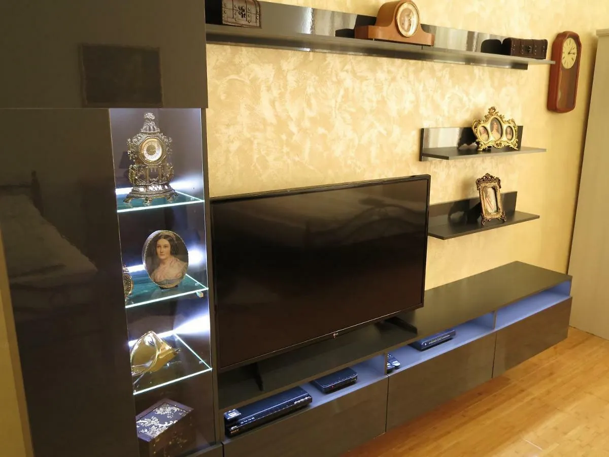 Small Luxury Kapitol Apartment contacts