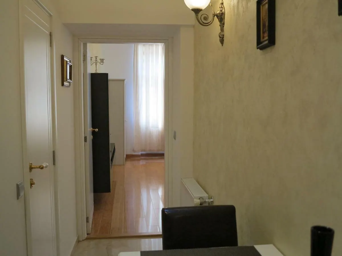 Small Luxury Kapitol Apartment Vienna