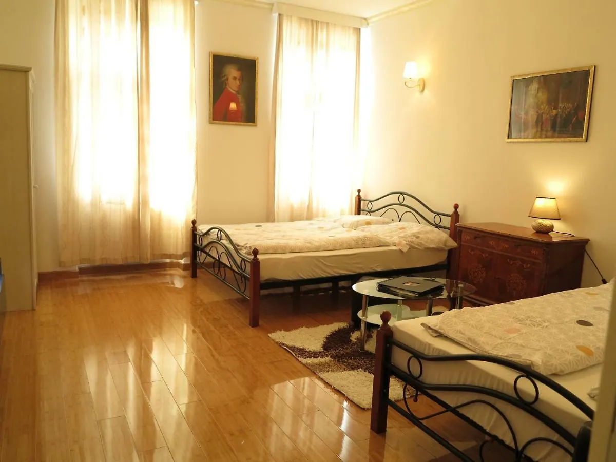 Small Luxury Kapitol Apartment Vienna Austria