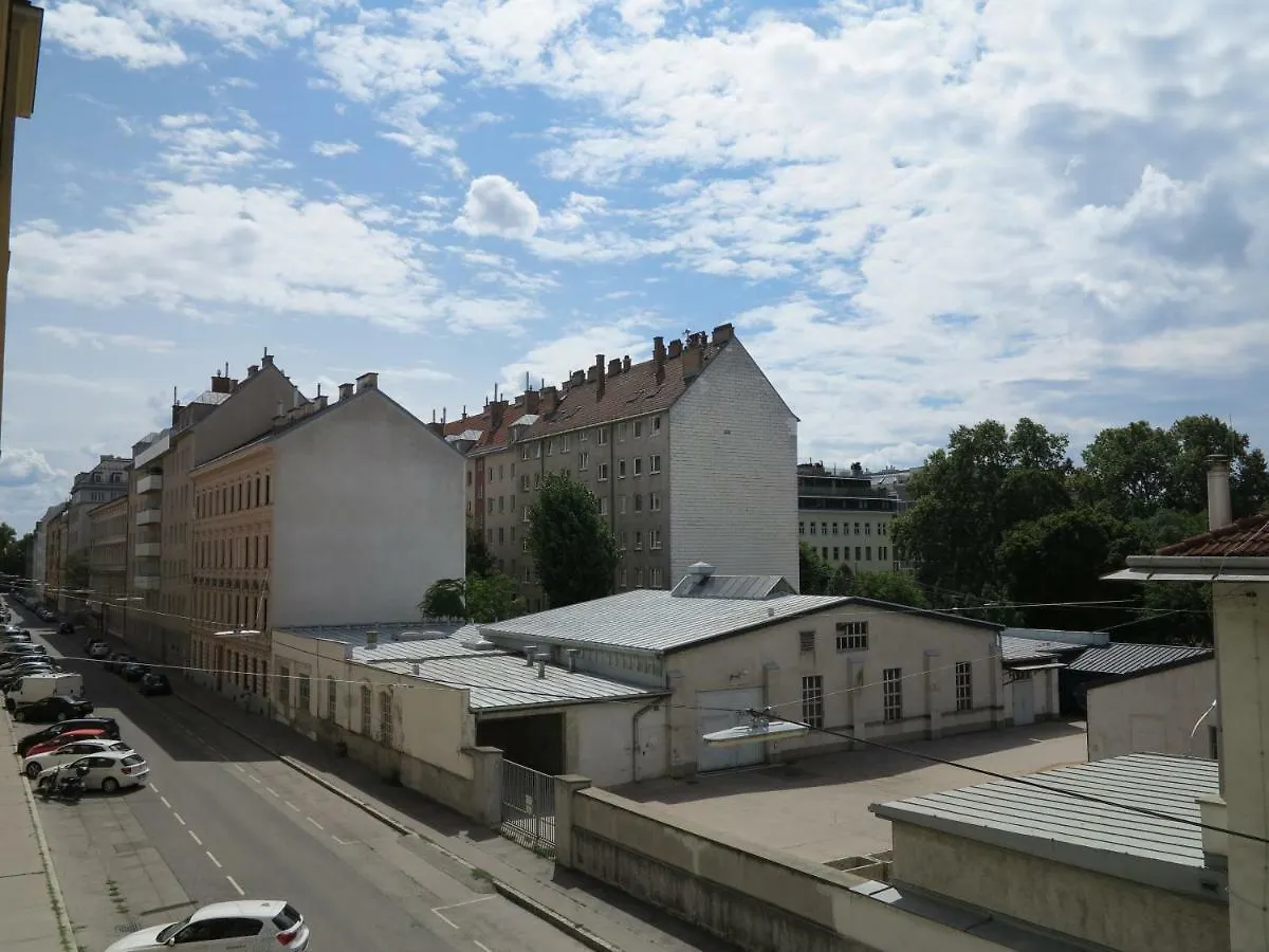 Small Luxury Kapitol Apartment Vienna
