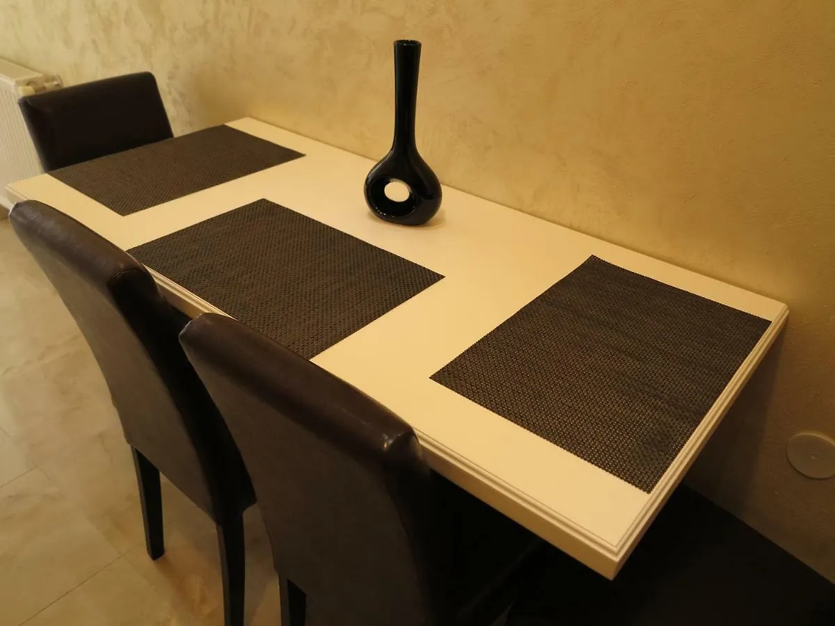 Small Luxury Kapitol Apartment Vienna