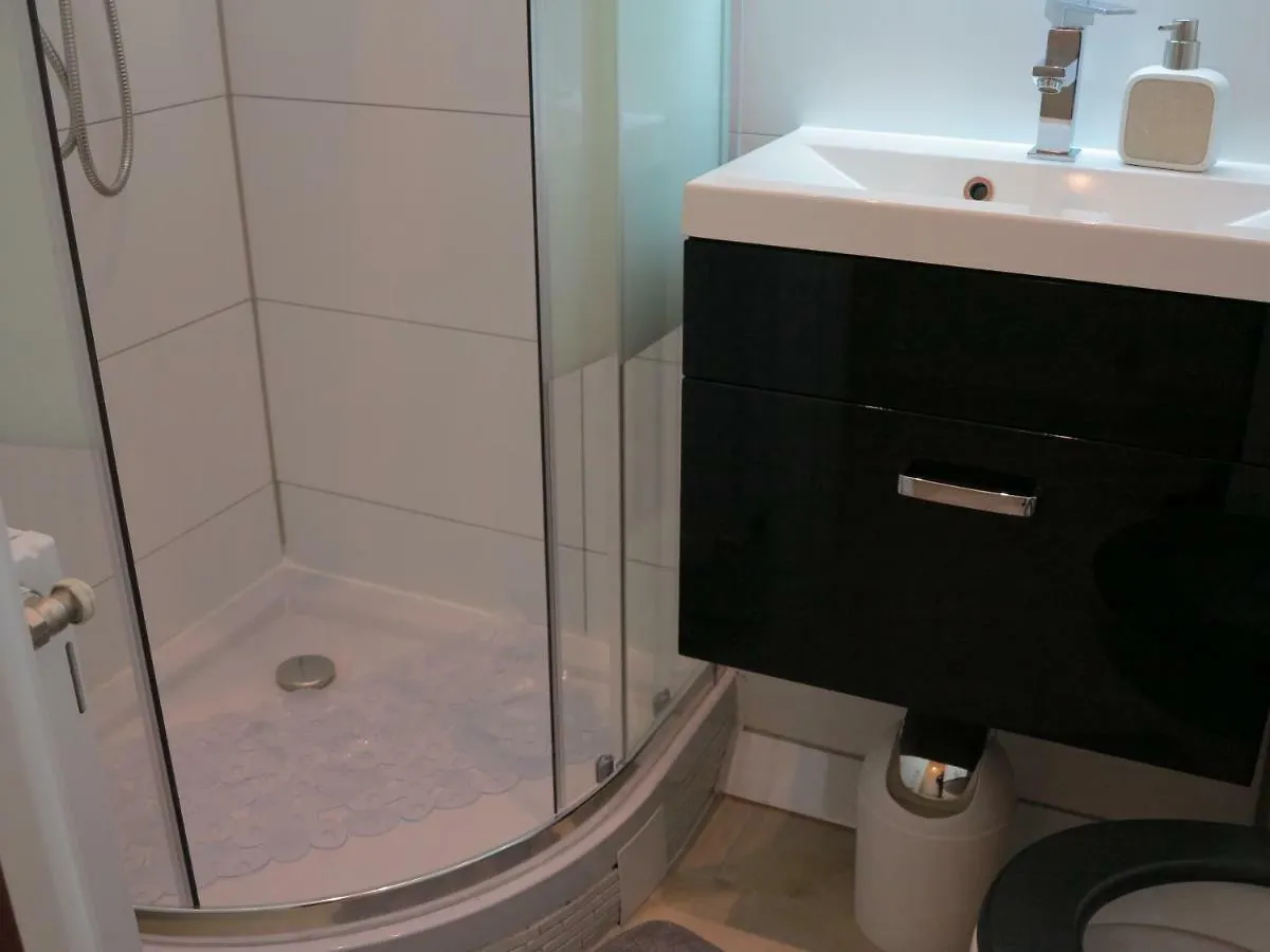 Small Luxury Kapitol Apartment Vienna